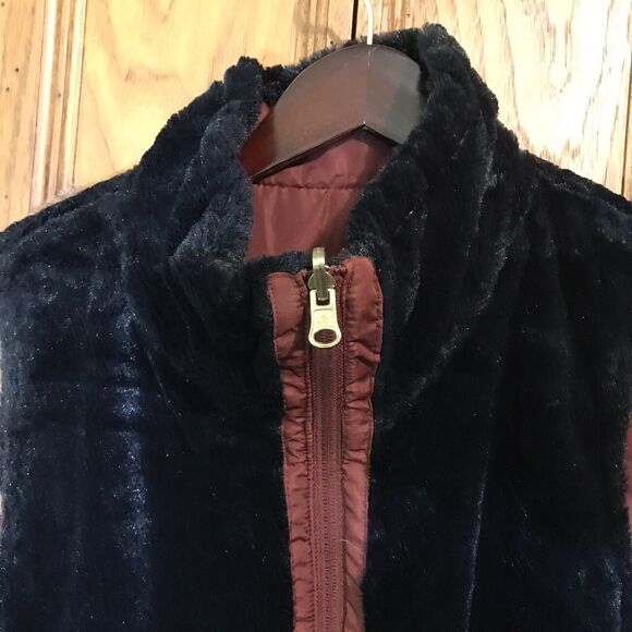 KC Collections Women’s XL Burgundy & Black Reversible Quilted Vest Faux Fur Zip - Picture 5 of 13